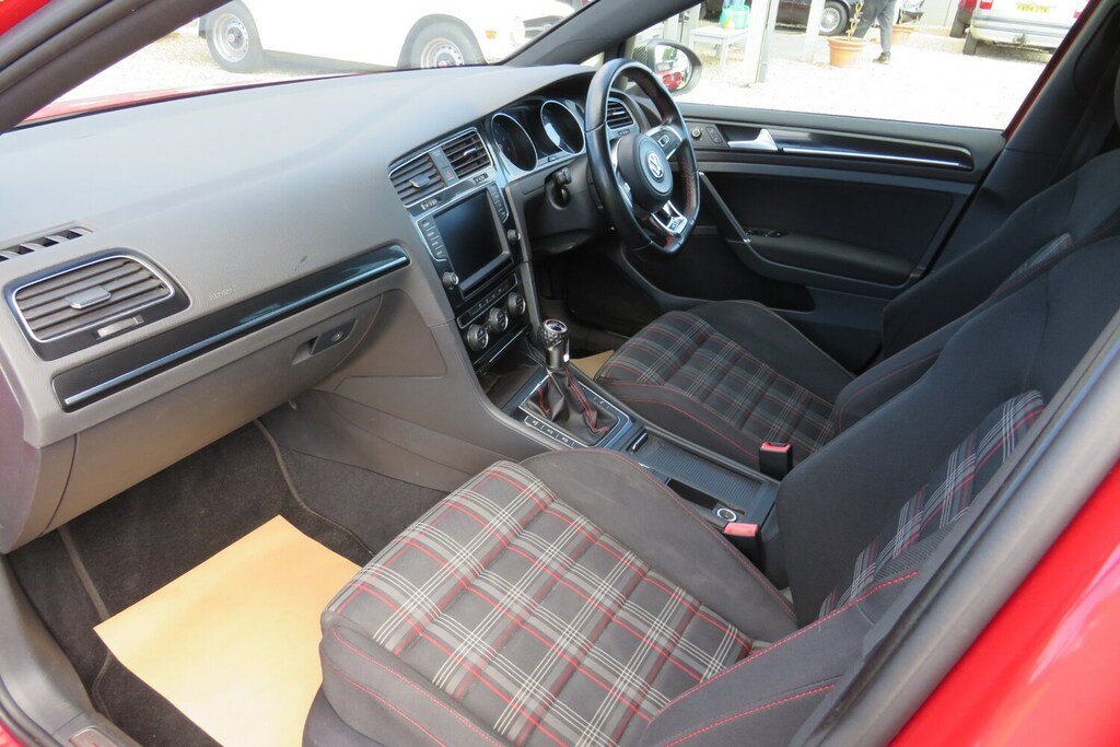 Volkswagen Golf 2.0 Tsi 230 Gti Performance Pack Red #5
