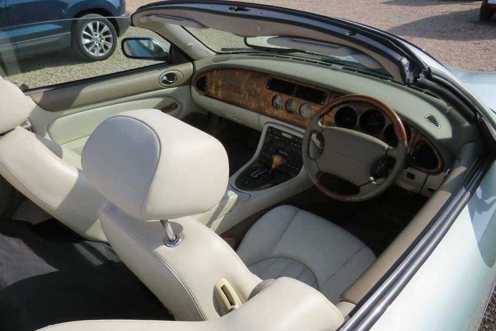 Jaguar XK8 4.0 Auto Silver #5