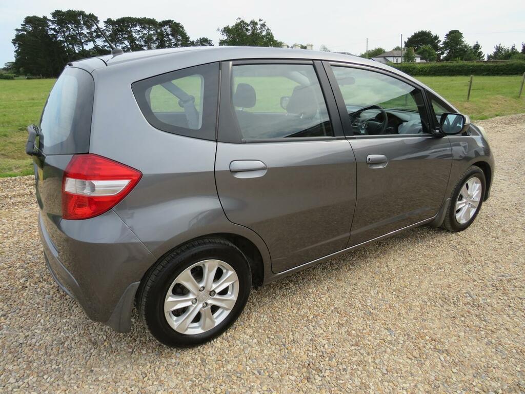 Honda Jazz 1.4 I-vtec Es Above Average Condition Grey #3