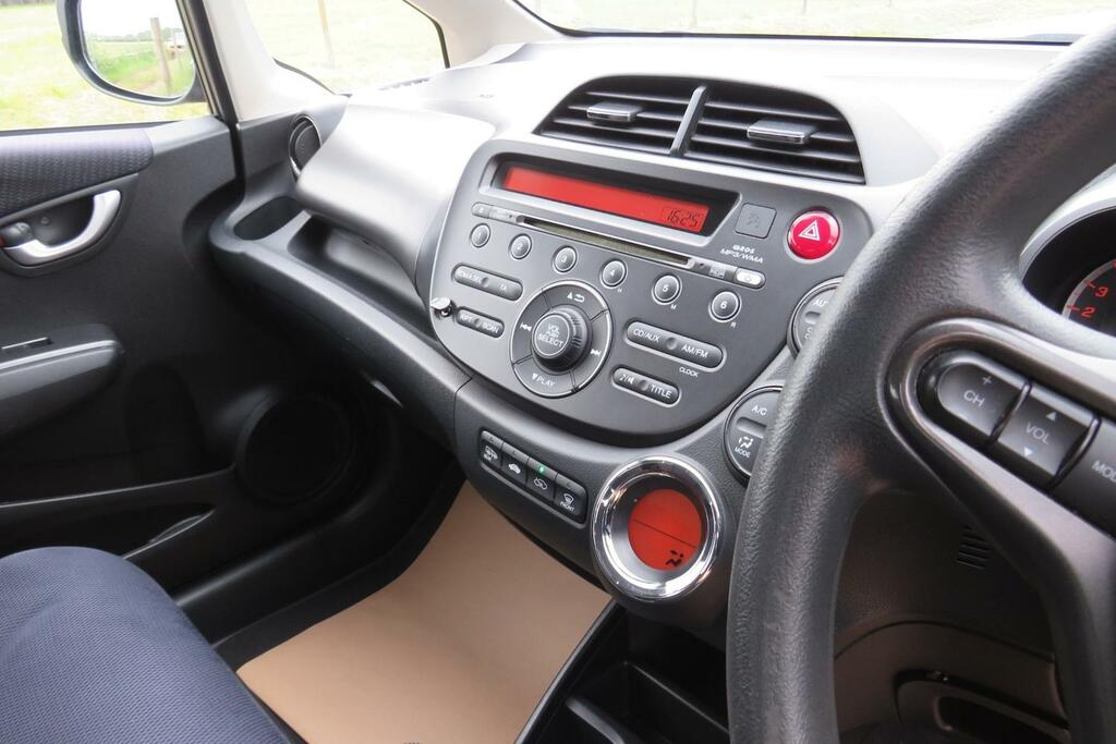 Honda Jazz 1.4 I-vtec Es Above Average Condition Grey #6