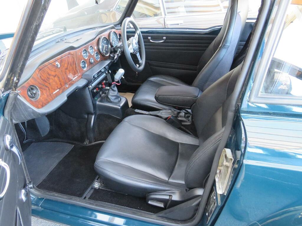 Triumph TR6 On Carbs With Power Steering And Over Drive Green #6