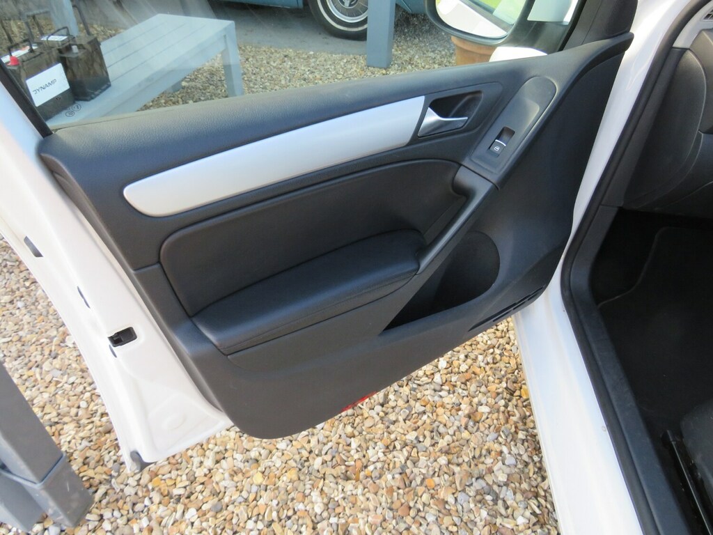 Volkswagen Golf 1.6 Match Tdi Silver Low Tax Cruise Silver #33