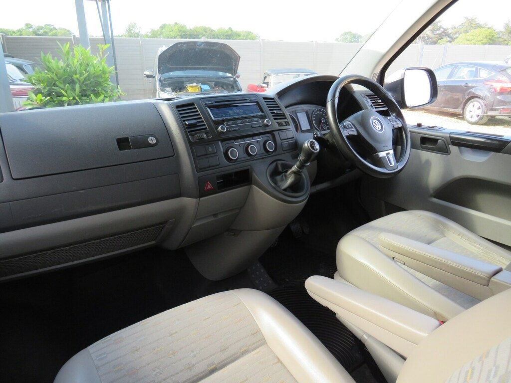 Volkswagen Transporter 2.0 Tdi 140Ps Kombi Van Grey #5