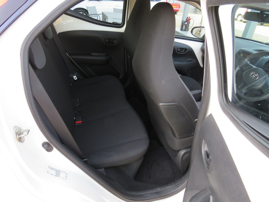 Toyota Aygo 1.0 Vvt-i X White #6