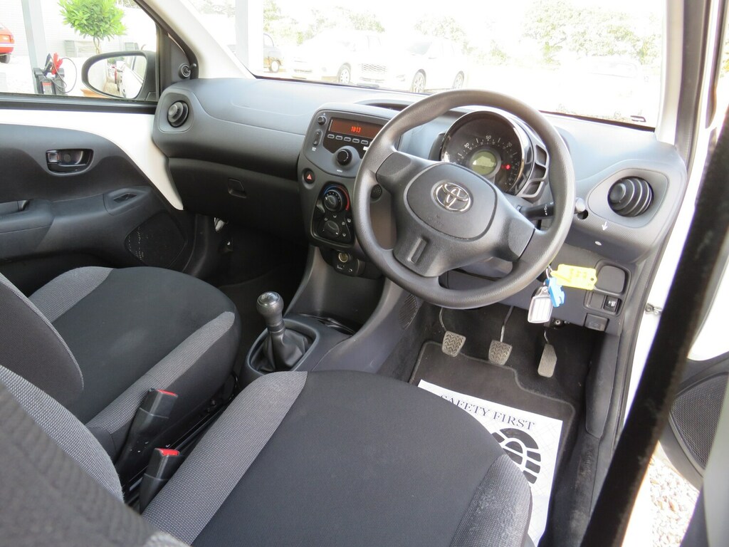 Toyota Aygo Hatchback Grey #7