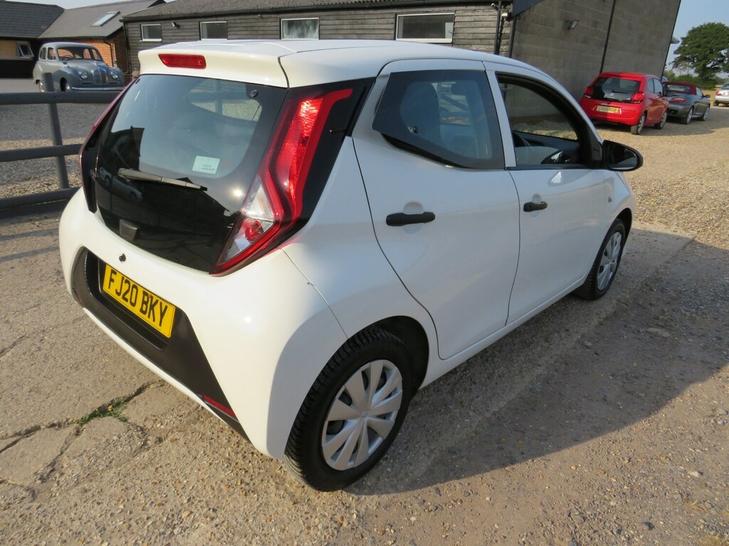 Toyota Aygo Hatchback Grey #25