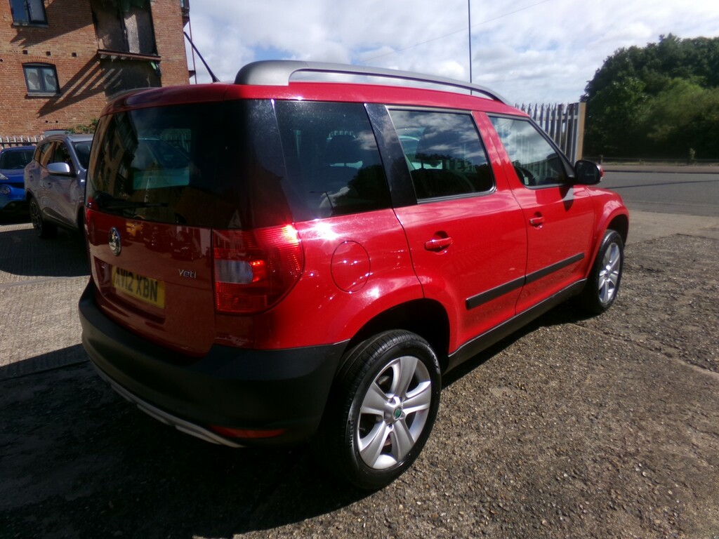 Skoda Yeti Suv 1.2 Tsi Se 2012 Red #4
