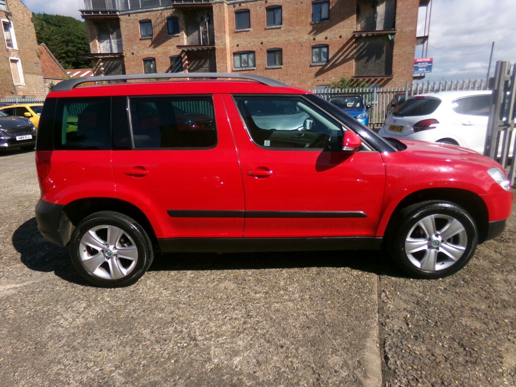 Skoda Yeti Suv 1.2 Tsi Se 2012 Red #3