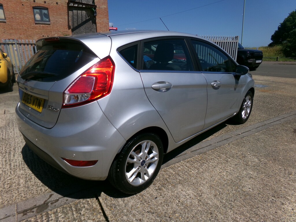 Ford Fiesta Hatchback 1.3 Zetec 2015 BD65VTN Silver #4