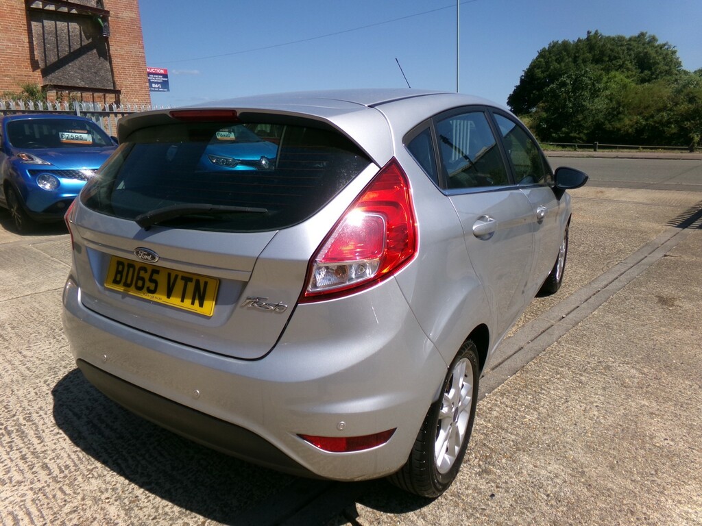 Ford Fiesta Hatchback 1.3 Zetec 2015 BD65VTN Silver #5