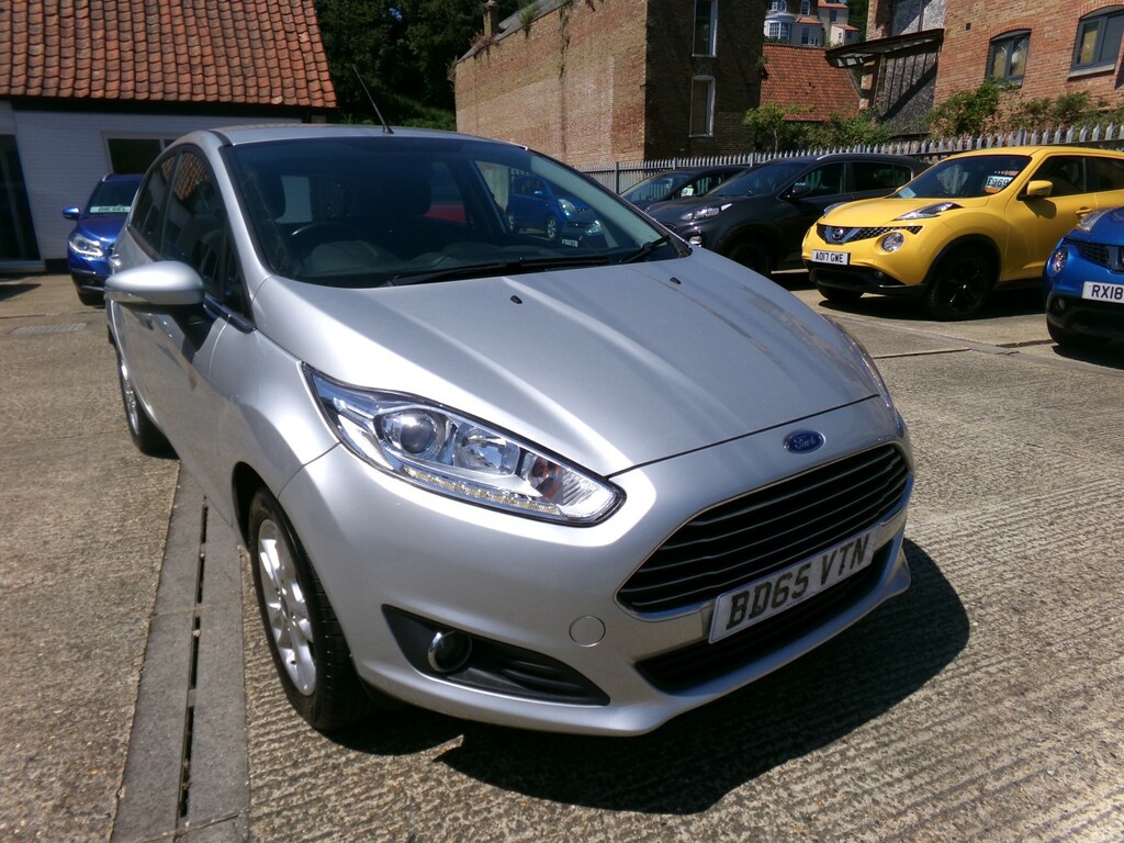 Ford Fiesta Hatchback 1.3 Zetec 2015 Silver