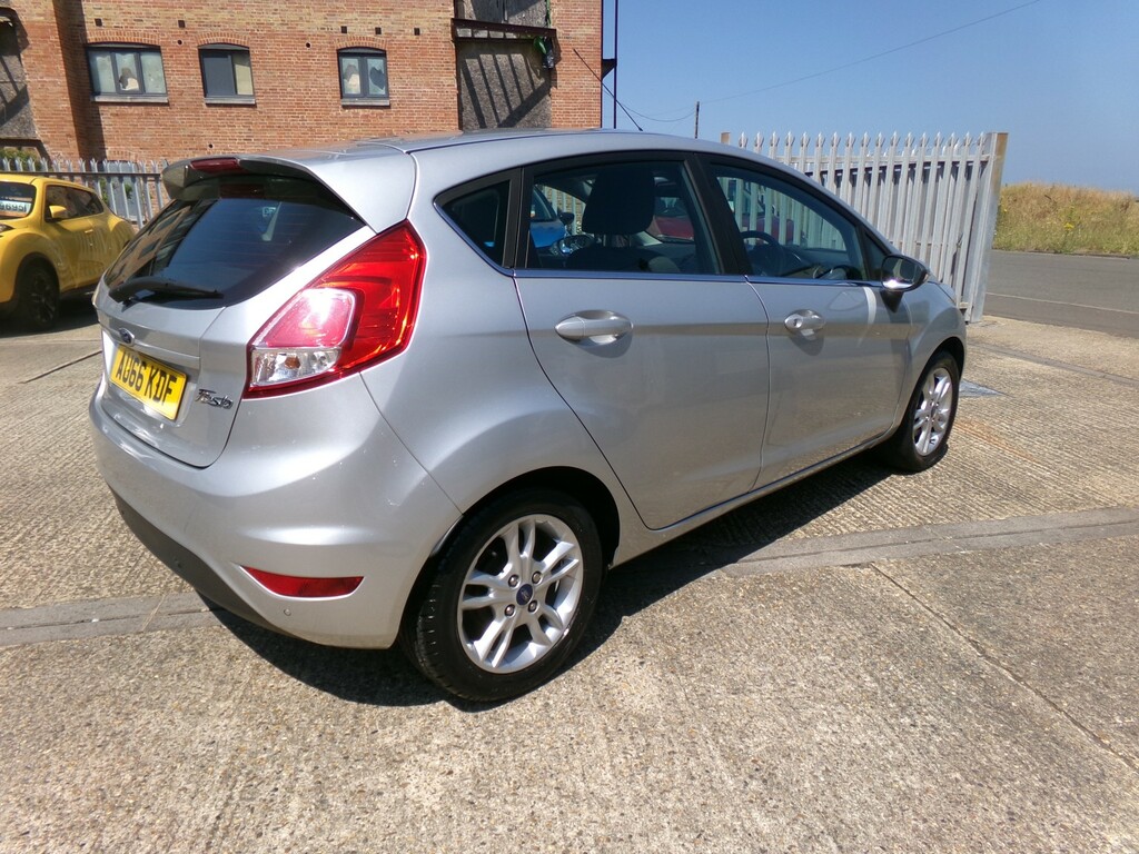 Ford Fiesta Hatchback 1.3 Zetec 2016 Silver #4