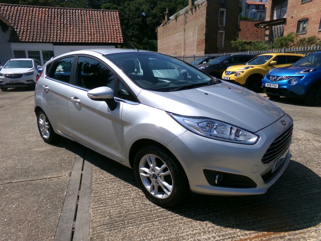 Ford Fiesta Hatchback 1.3 Zetec 2016 Silver #2