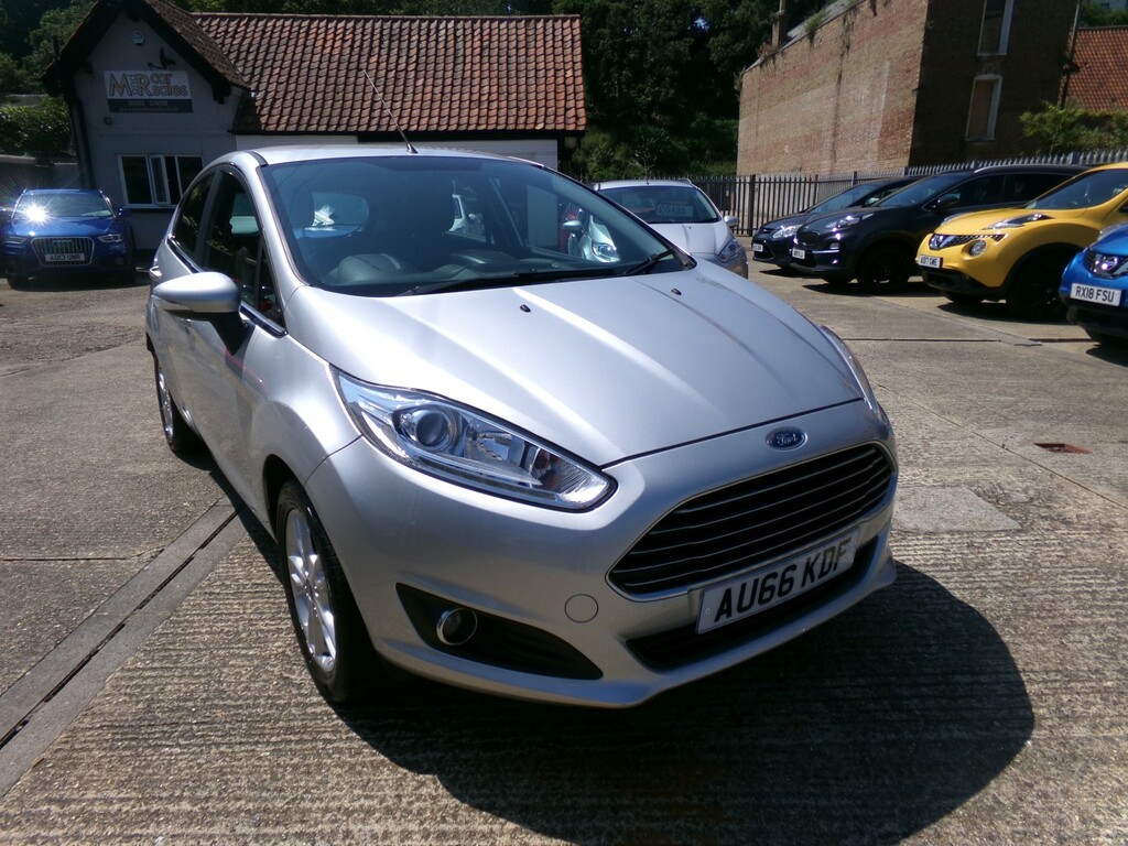 Ford Fiesta Hatchback 1.3 Zetec 2016 Silver
