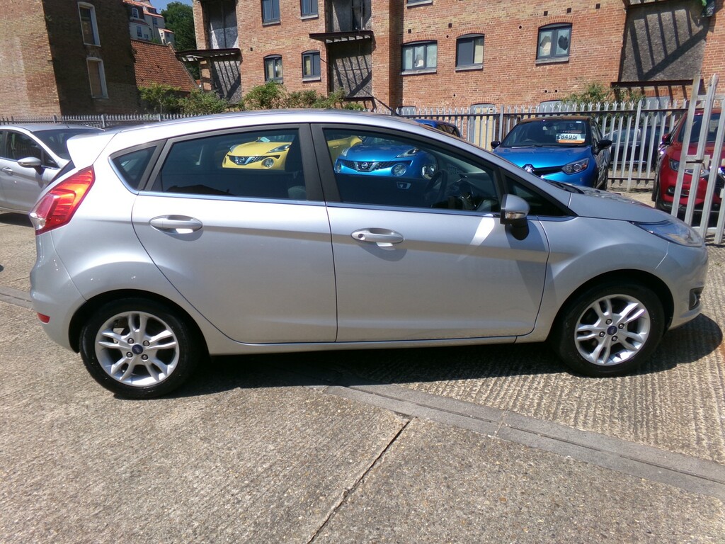 Ford Fiesta Hatchback 1.3 Zetec 2016 Silver #3