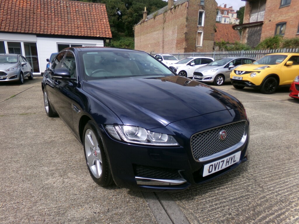 Jaguar XF 2.0 D Portfolio Blue
