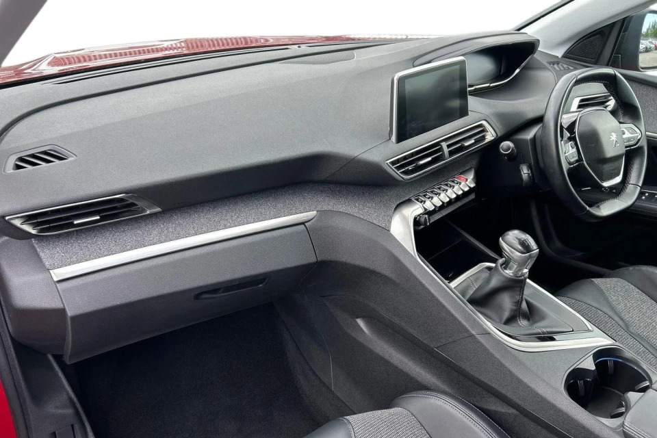 Peugeot 3008 1.2 Puretech Allure Euro 6 Ss Red #2