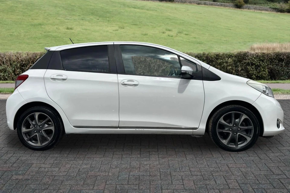 Toyota Yaris 1.33 Dual Vvt-i Trend Euro 5 White #4