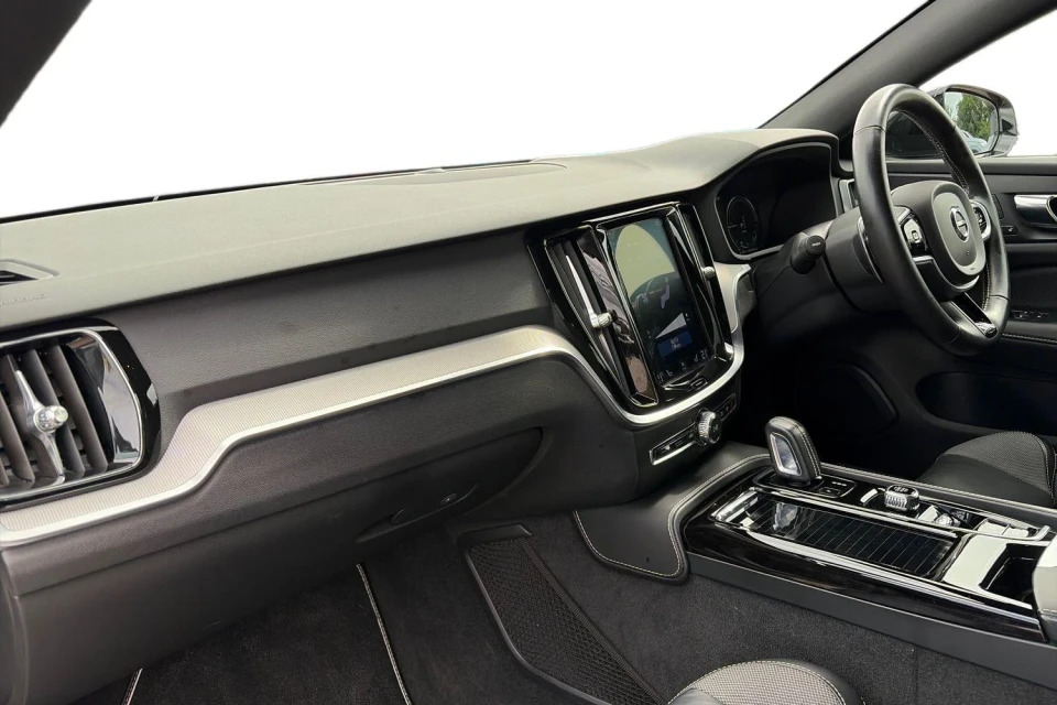 Volvo V60 2.0H T8 Twin Engine 11.6Kwh R-design Plus Awd DE69OHA Silver #2
