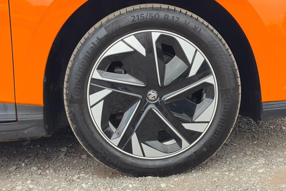 MG MG4 64Kwh Trophy Long Range SN72XDC Orange #5