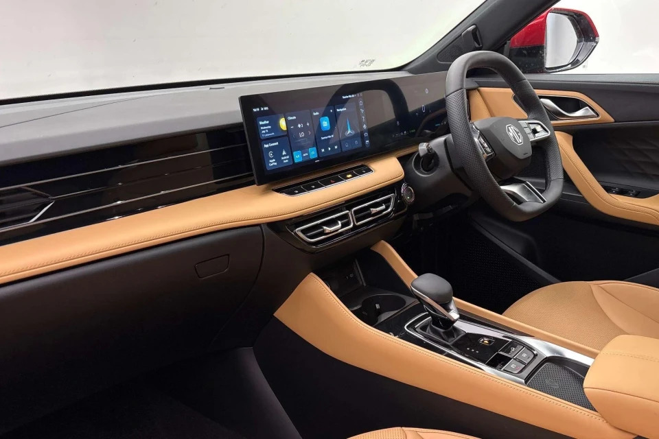 MG HS 1.5 T-gdi 24.7Kwh Trophy Euro 6 Ss Red #4