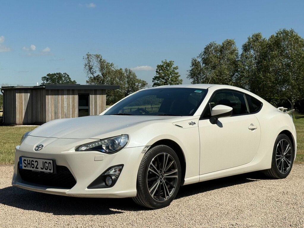 Toyota GT86 2.0 Boxer D-4s Euro 5 SH62JGO White