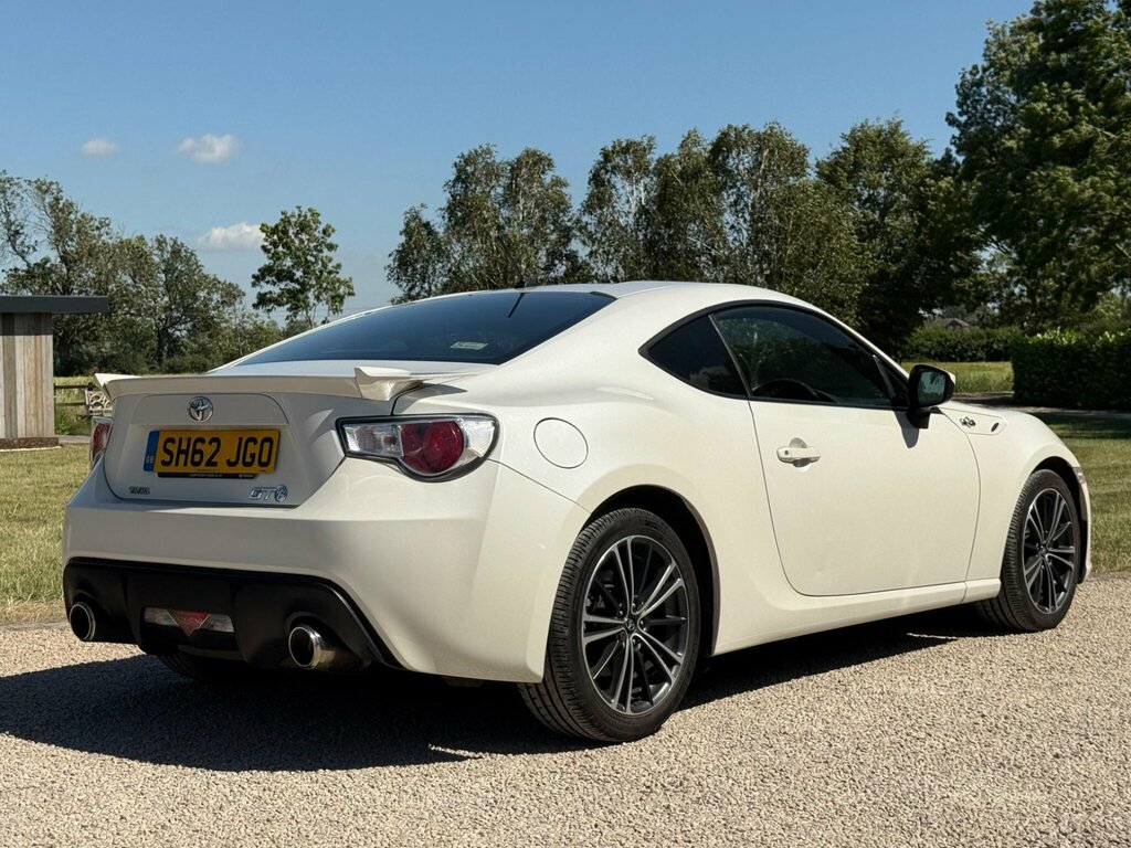 Toyota GT86 2.0 Boxer D-4s Euro 5 SH62JGO White #2