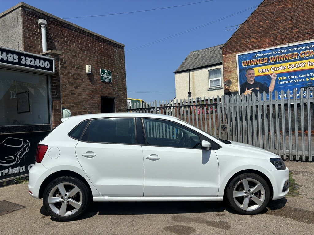 Volkswagen Polo Hatchback 1.2 Tsi Bluemotion Tech Sel 201616 White #4
