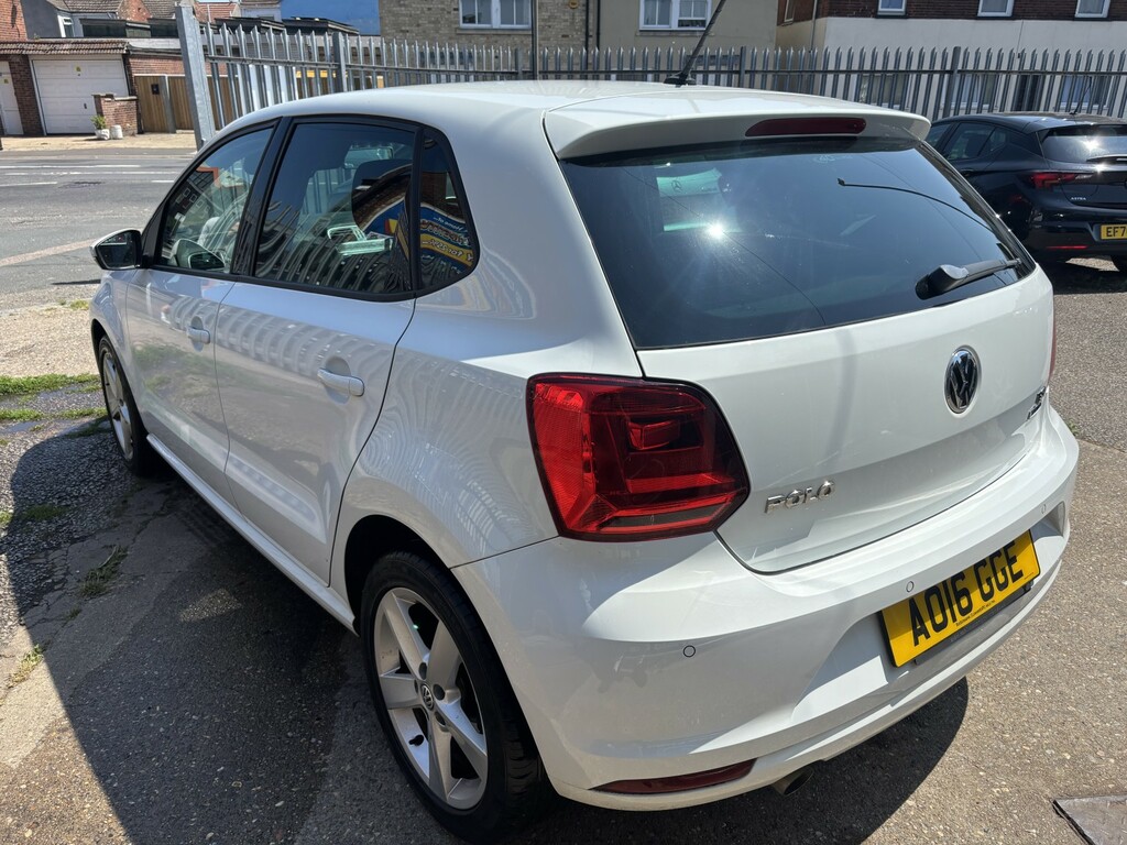 Volkswagen Polo Hatchback 1.2 Tsi Bluemotion Tech Sel 201616 White #6