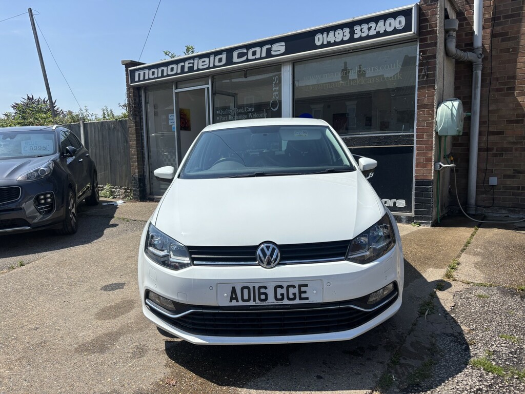 Volkswagen Polo Hatchback 1.2 Tsi Bluemotion Tech Sel 201616 White #2