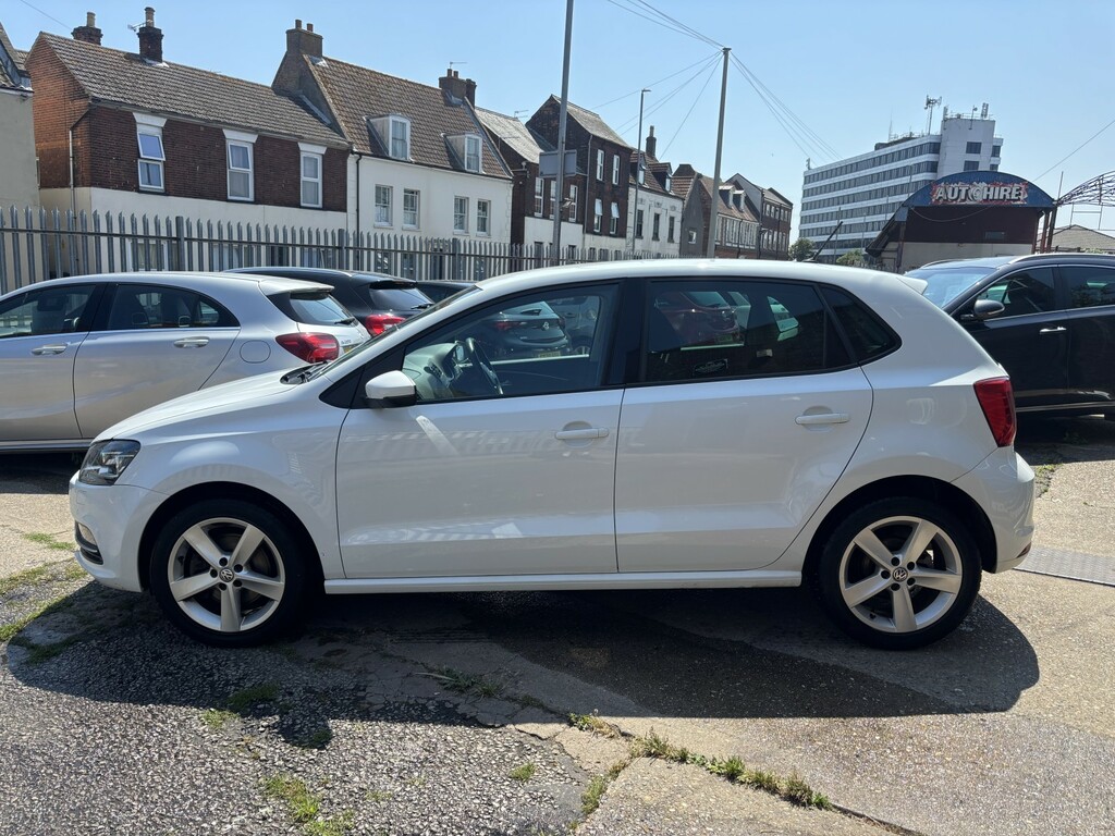 Volkswagen Polo Hatchback 1.2 Tsi Bluemotion Tech Sel 201616 White #5