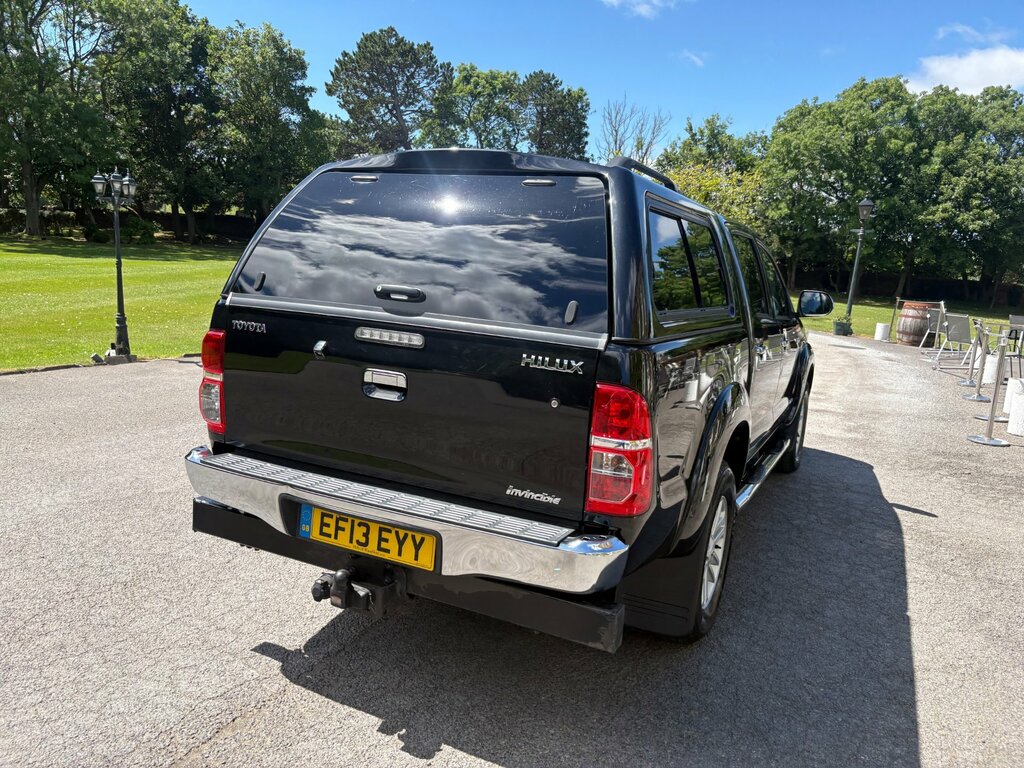 Toyota HILUX 3.0 D-4d Invincible Pickup Double Cab A Black #4