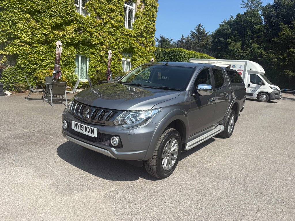 Mitsubishi L200 2.4 Di-d Dc Barbarian Pickup Double Cab Grey