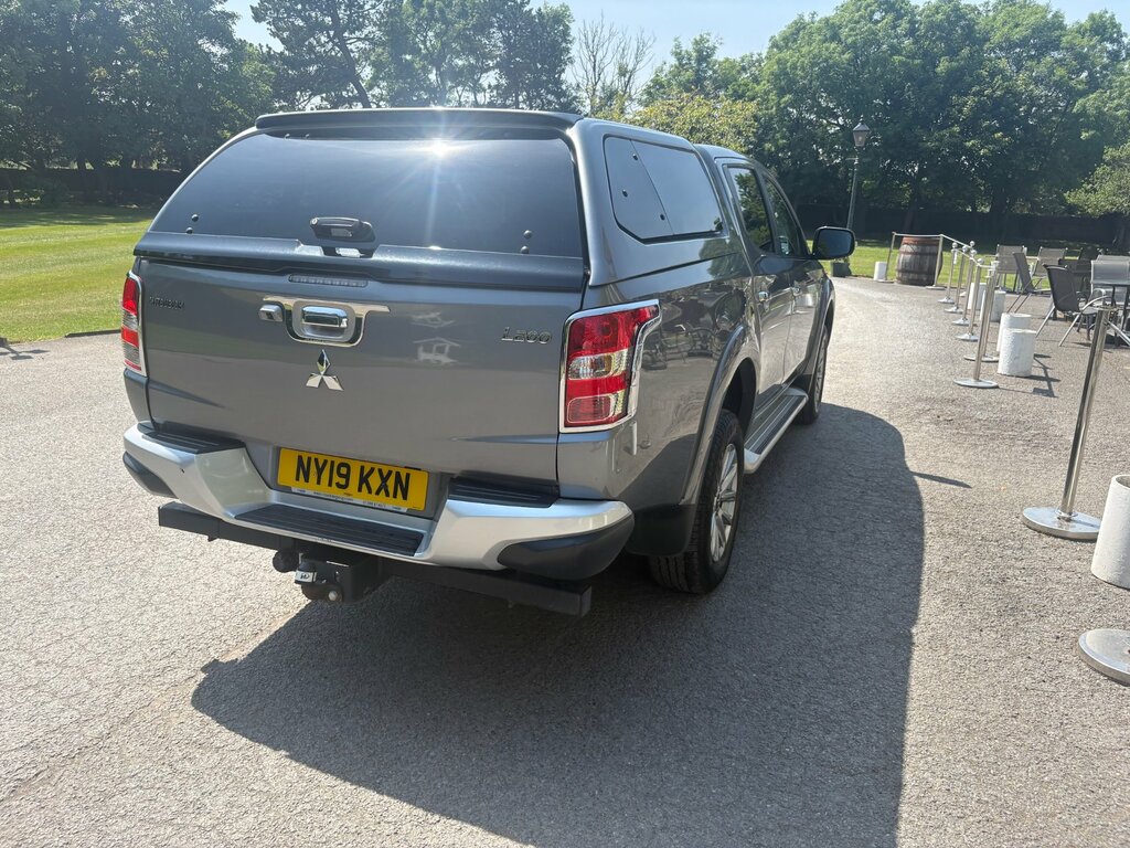 Mitsubishi L200 2.4 Di-d Dc Barbarian Pickup Double Cab Grey #4