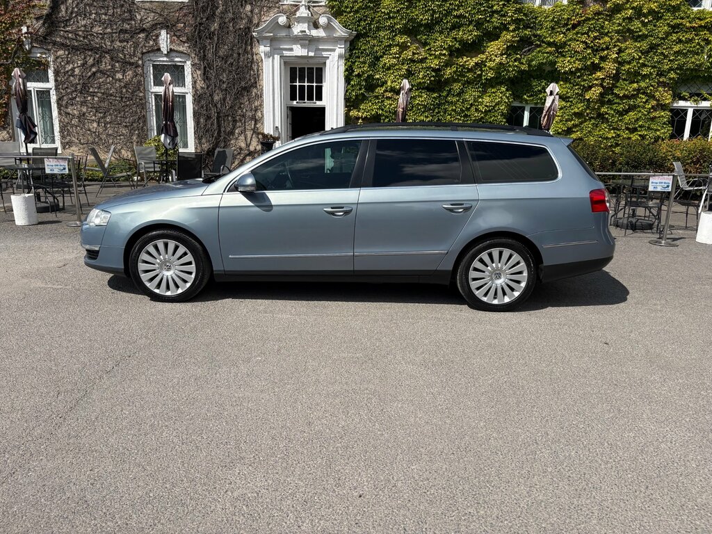 Volkswagen Passat 2.0 Tdi Highline Plus Estate Dsg Euro 5 KM10KAE Grey #2