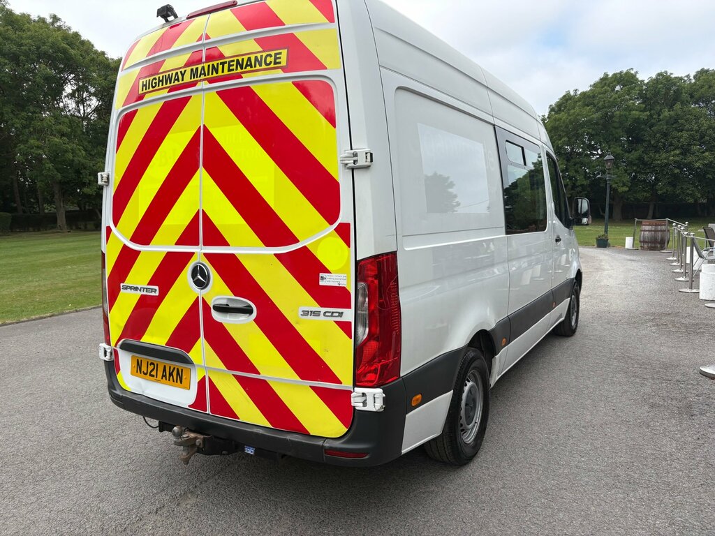 Mercedes-Benz Sprinter 2.0 315 Progressive 9 Seat Crew Van Deisel Man White #4