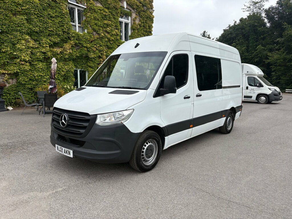 Mercedes-Benz Sprinter 2.0 315 Progressive 9 Seat Crew Van Deisel Man White