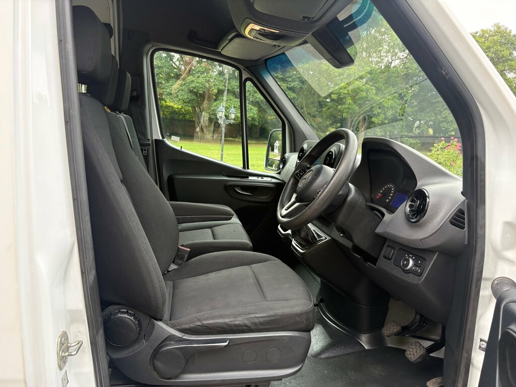 Mercedes-Benz Sprinter 2.0 315 Progressive 9 Seat Crew Van Deisel Man White #6