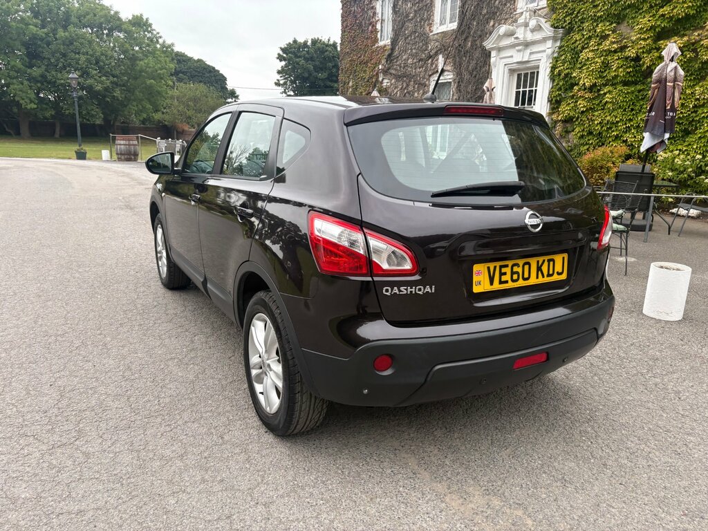 Nissan Qashqai 1.6 Acenta Suv 2Wd Euro 5 Ss Black #3