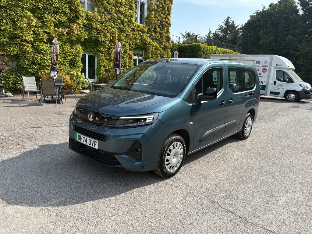 Vauxhall Combo-e Life 52Kwh Design XL Mpv 11Kw Charge Blue