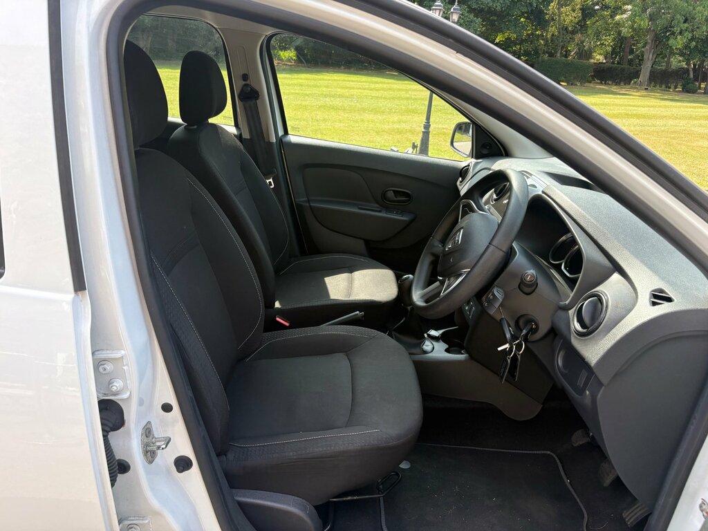 Dacia Sandero 1.0 Sce Essential Hatchback Euro White #5