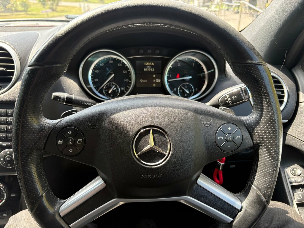 Mercedes-Benz M Class Grand Black #11
