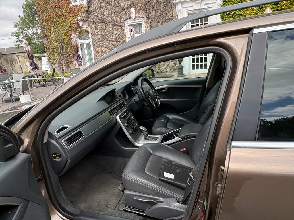 Volvo XC70 D5 Se Lux Nav Driver Support Pack Sunroof Brown #7