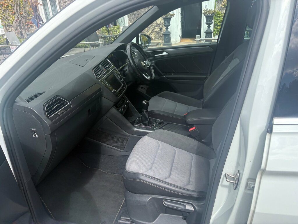 Volkswagen Tiguan 2.0 Tdi Bluemotion Tech Black #8