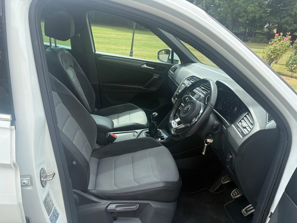 Volkswagen Tiguan 2.0 Tdi Bluemotion Tech R-line Suv Manu White #6