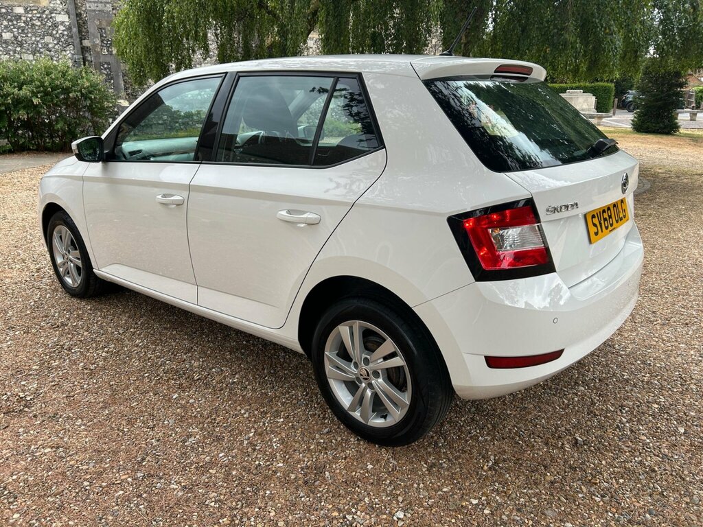 Skoda Fabia 1.0 Se Euro 6 Ss SV68OLG White #2