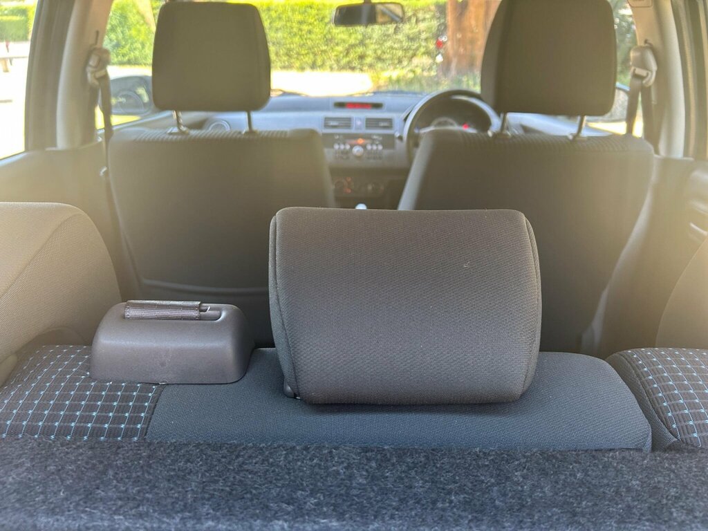 Suzuki Swift Gl 3-Door Black #17