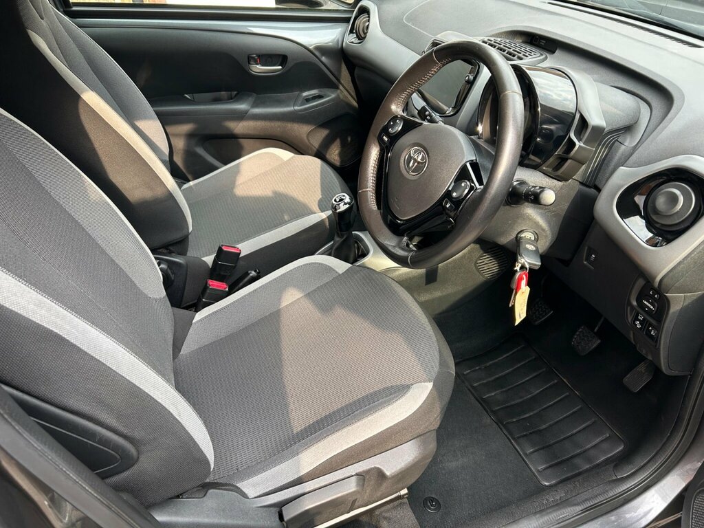 Toyota Aygo 1.0 Vvt-i X-play Euro 6 Ss Grey #3