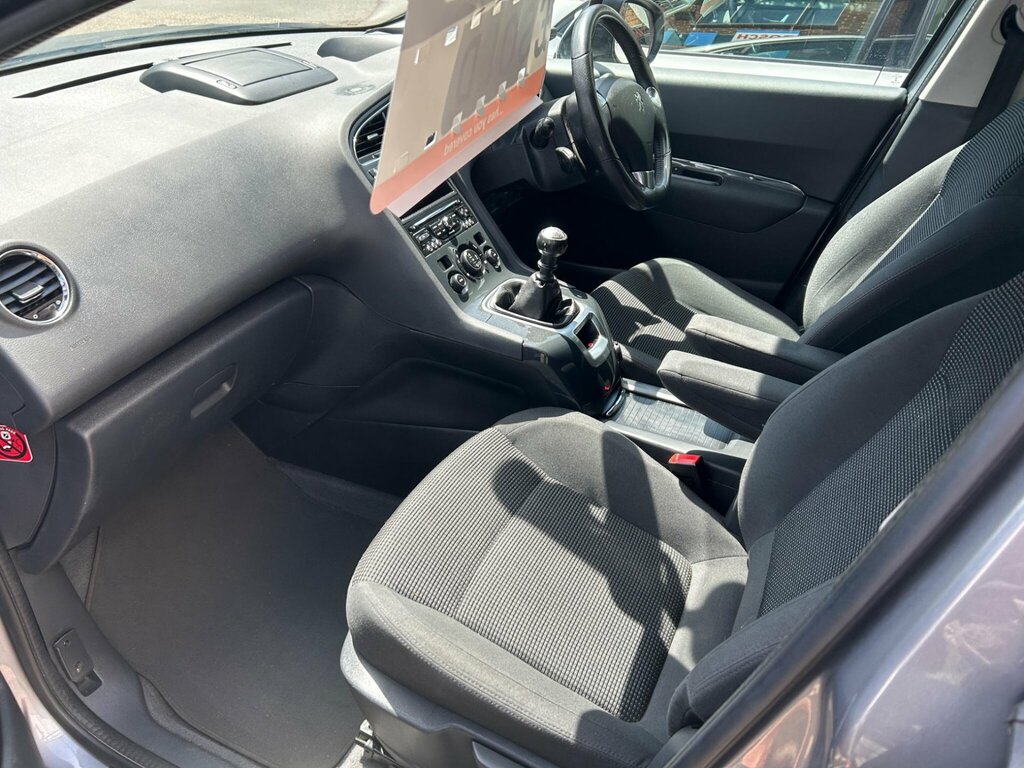 Peugeot 5008 1.6 Bluehdi Allure Euro 6 Ss Grey #3