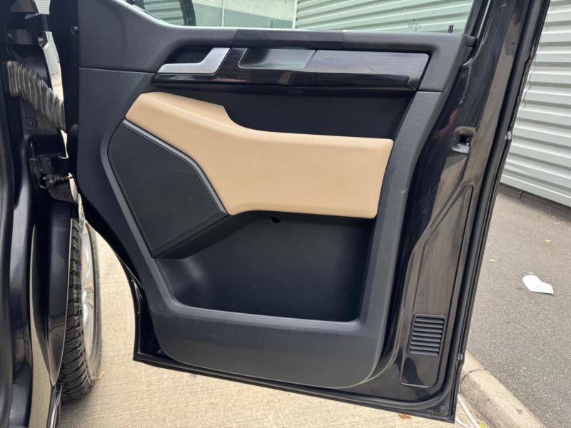 Volkswagen Caravelle Caravelle Executive Tdi Bluemotion Technology S-a Blue #38